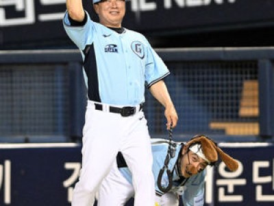 황성빈 올스타전에서 반려견 퍼포먼스로 화제