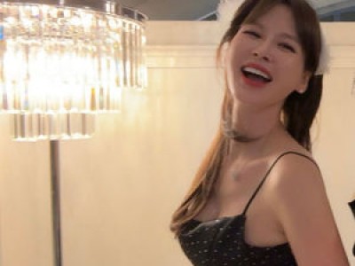 이혜원 연말 파티룩으로 여심 사로잡음