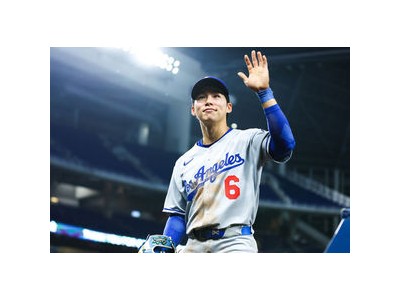 김혜성 첫 선발 경기에서 화려한 활약으로 미국 팬들 마음 사로잡음