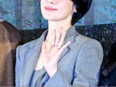 송혜교 반려견 루비 품에 안은 사진 공개