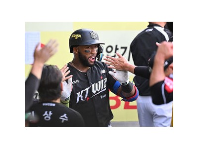 멜 로하스 주니어 터진 타격력 KT 팬들 환호