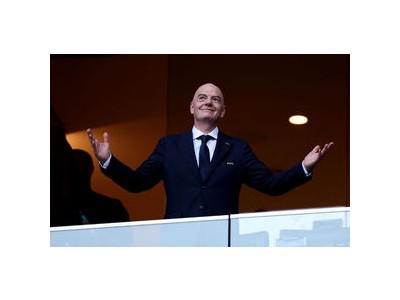 인판티노 FIFA 회장 정치권까지 영향력 확대