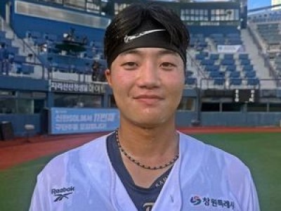 김건 데뷔 후 첫 2홈런 기록에 팬들 환호